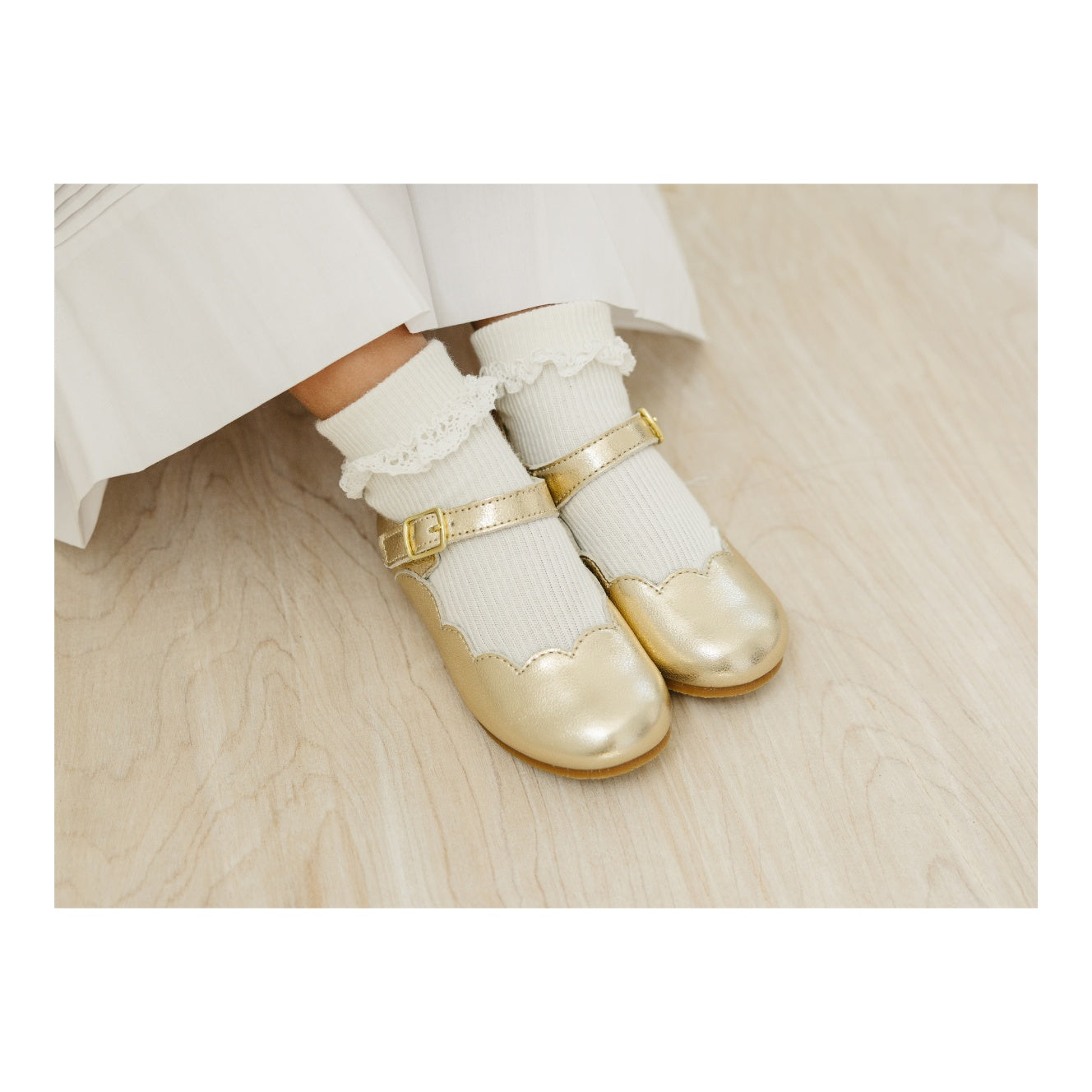 Sonia Scalloped Flat - Gold