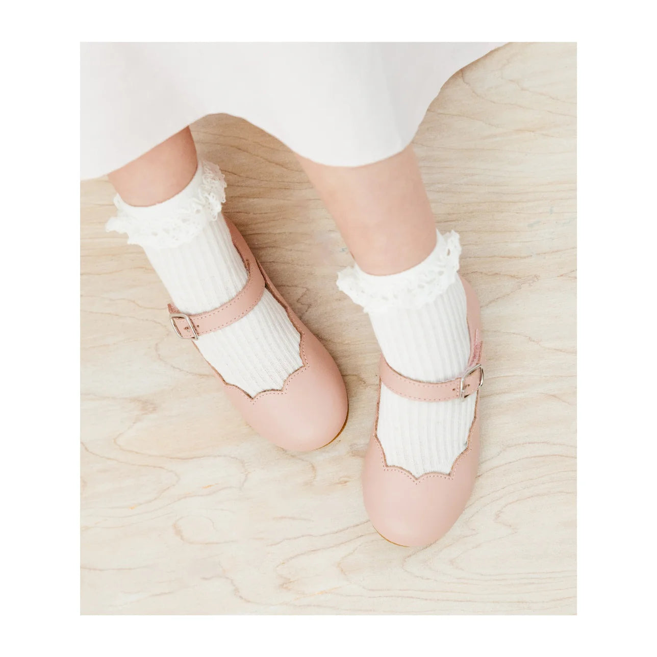 Sonia Scalloped Flat // Pink