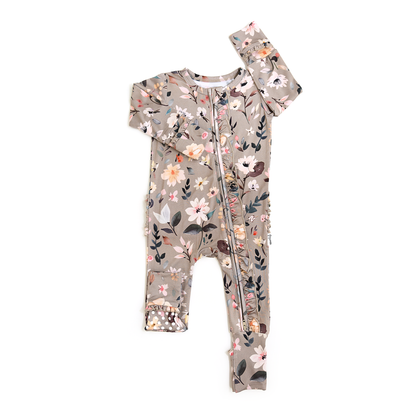 Floral-patterned baby romper 
