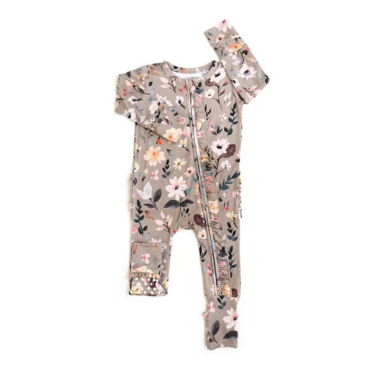 Floral-patterned baby romper 