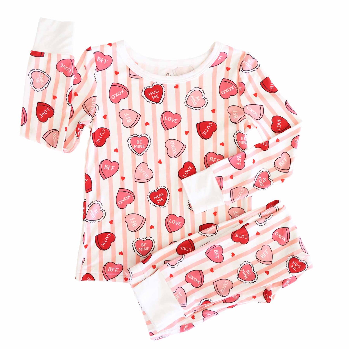 Children's pajama set with heart and stripe pattern 
