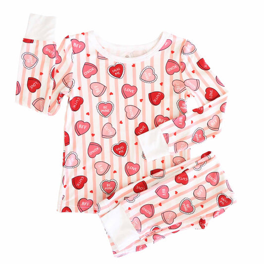 Children's pajama set with heart and stripe pattern 