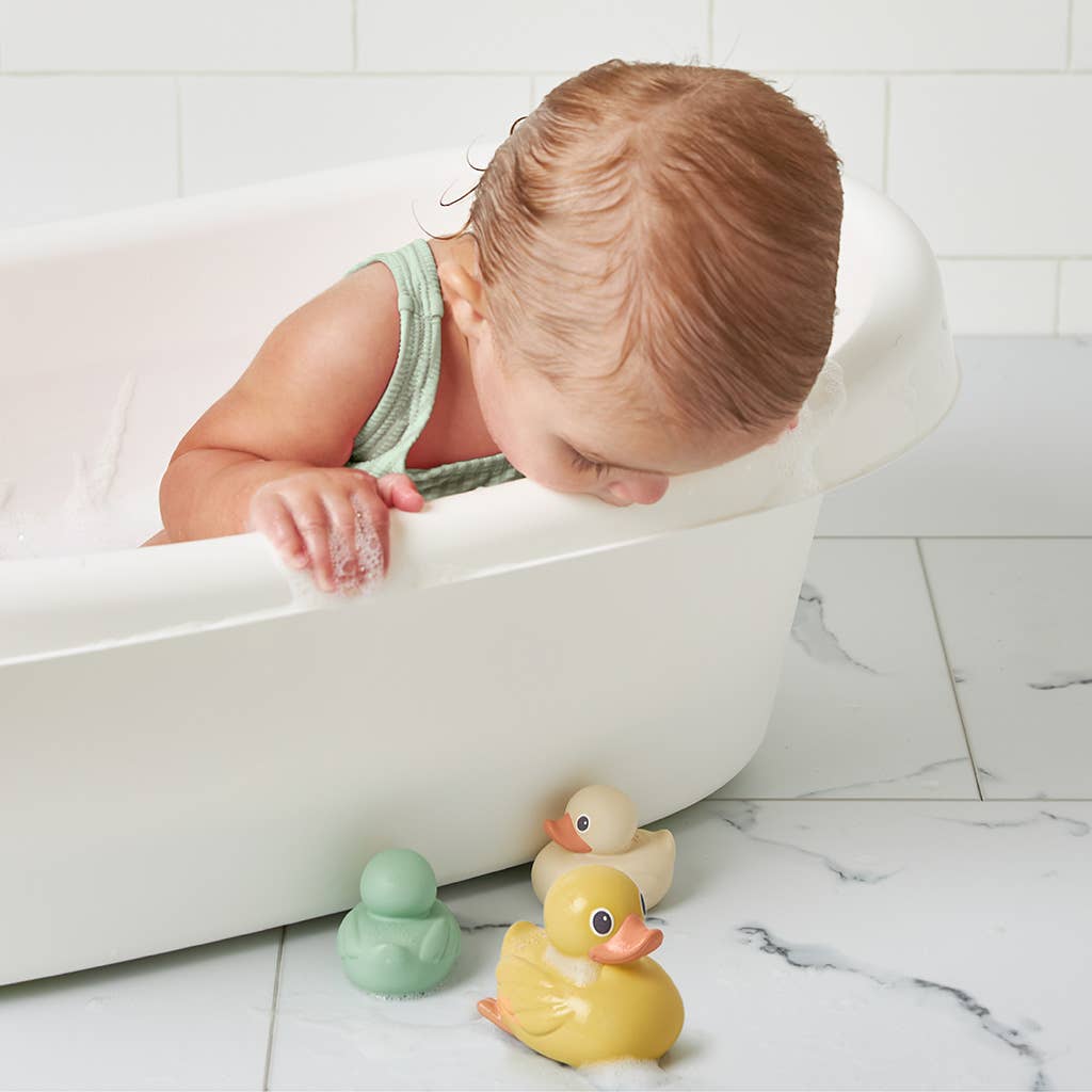 Itzy Ducky Family- Bath + Water Table Toys