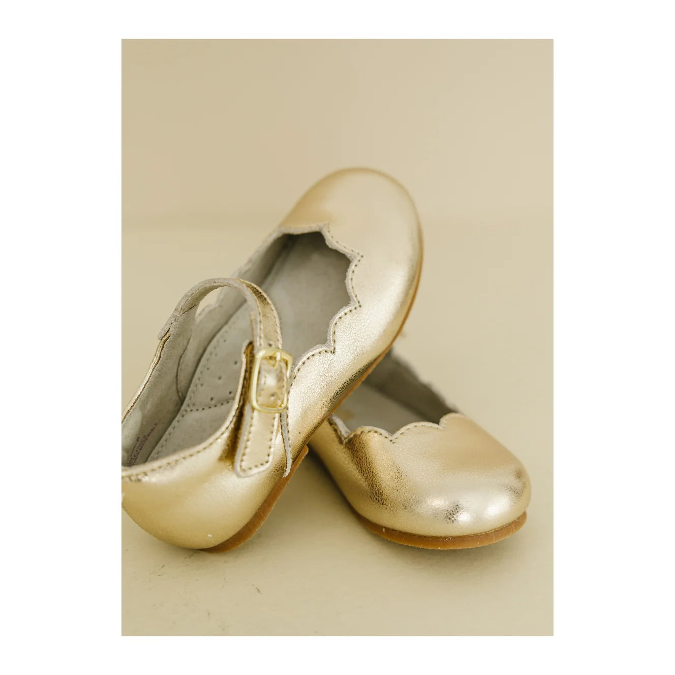 Sonia Scalloped Flat - Gold