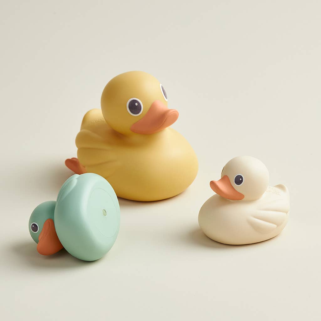 Itzy Ducky Family- Bath + Water Table Toys