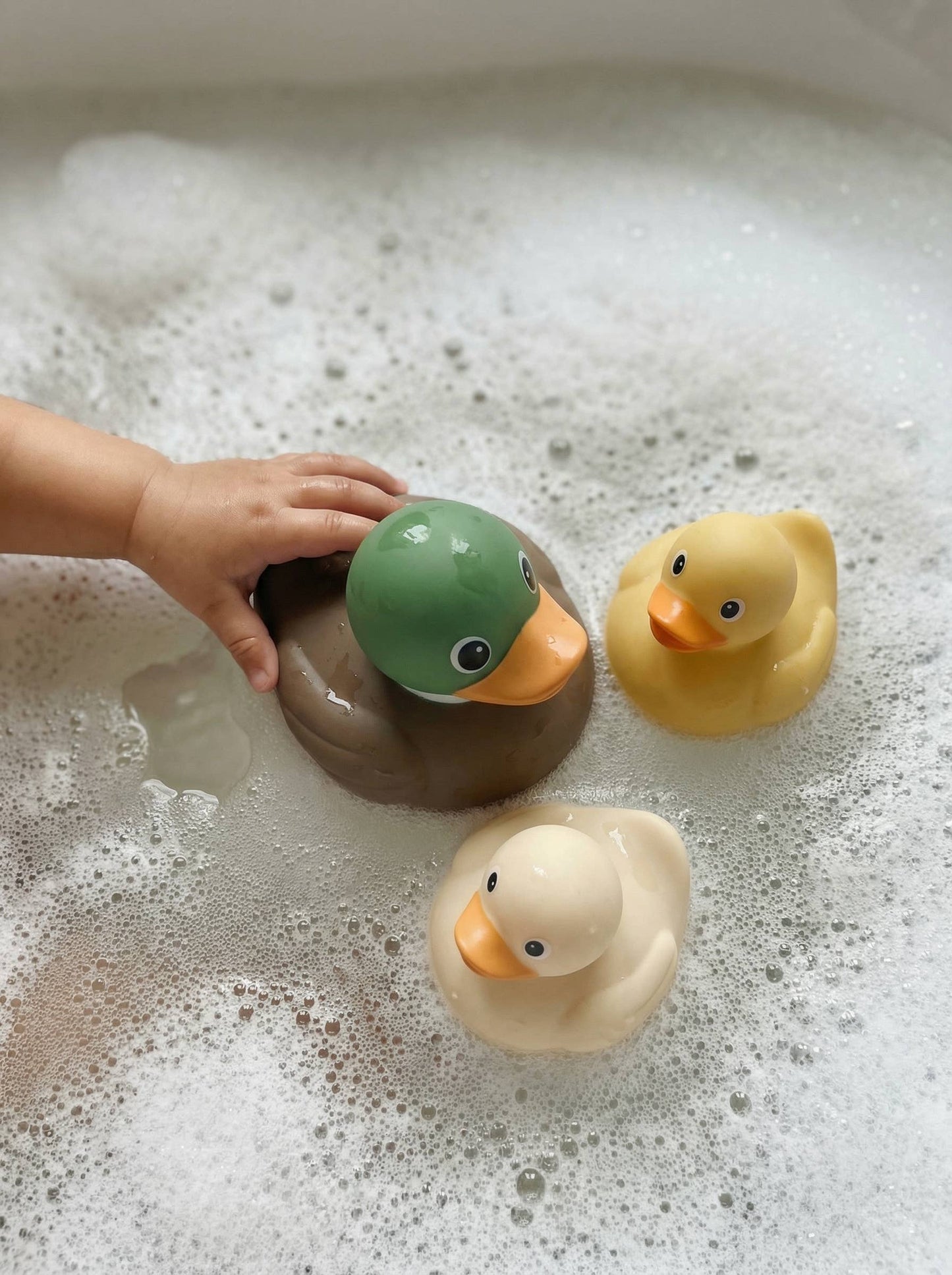 Itzy Ducky Family- Bath + Water Table Toys