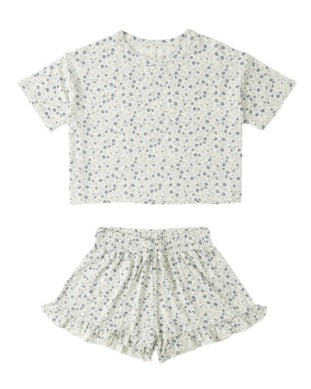 Floral-patterned  oversized top and matching shorts set 